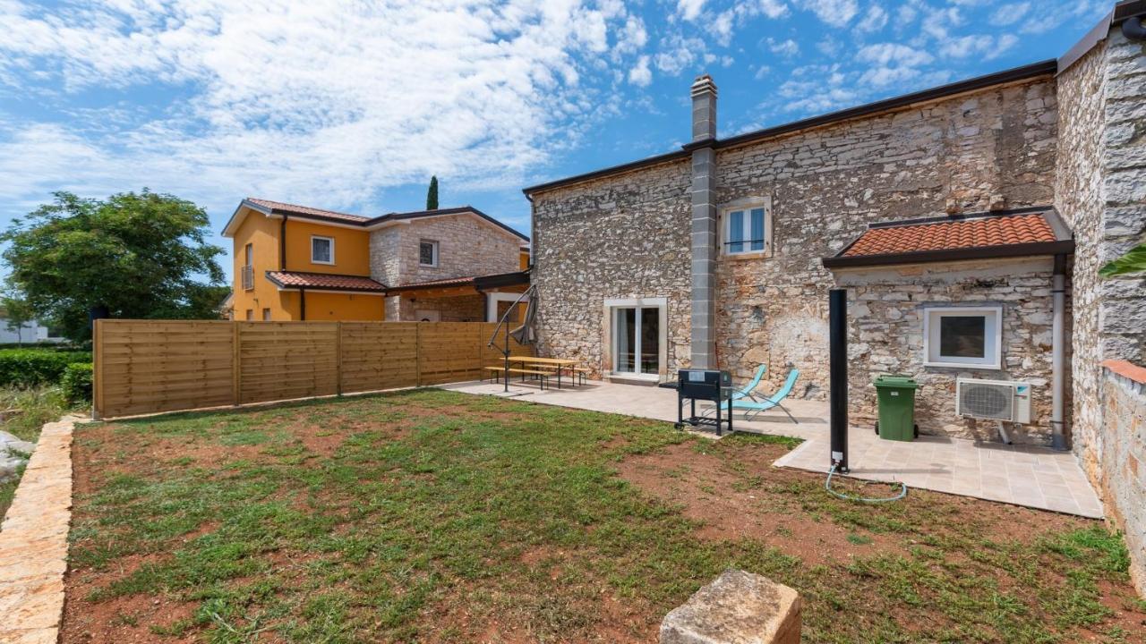 Holiday Home Lino Dajla Exterior photo